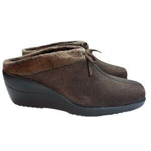 Thom McAn Womens 7.5 Brown Suede Slip On Clogs Shoes